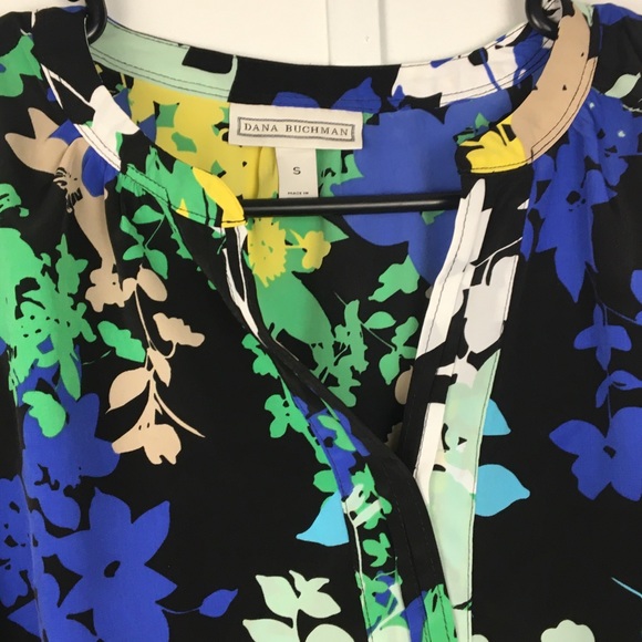 Dana Buchman Blouse. - Picture 4 of 8